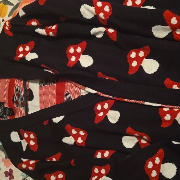Chic Mushroom Patterned Cardigan - Picture 3 of 3